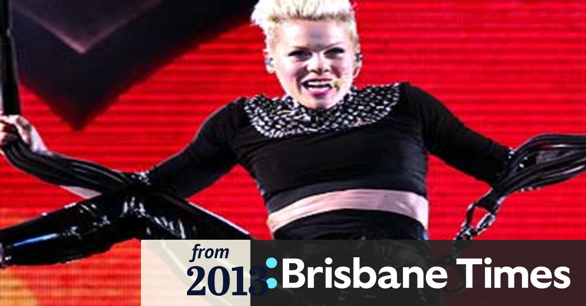 Pink Sydney concert proves to be a balancing act